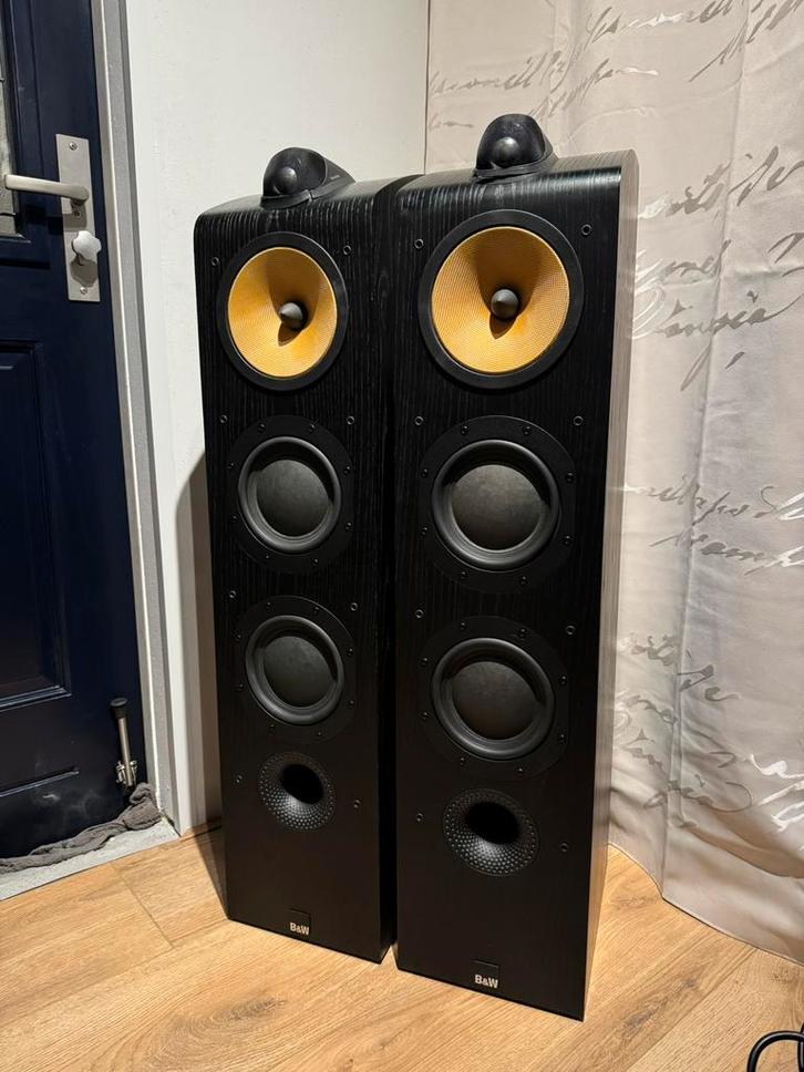 Mooie B&W 703 Nautilus Luidsprekers - Black Ash, Audio, Tv en Foto, Luidsprekers, Gebruikt, Front, Rear of Stereo speakers, 120 watt of meer