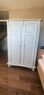 Grijze 2-deurs kast uit grootmoeders tijd, 100 tot 150 cm, Vintage, Ophalen of Verzenden, 150 tot 200 cm