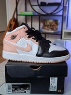 Nike Air Jordan 1 Mid "Crimson Tint Toe" maat 38, Nike, Nieuw, Ophalen of Verzenden, Sneakers of Gympen