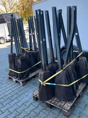 Verzinkte buizen / balken voor hek of constructie beschikbaar voor biedingen