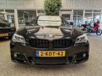 BMW 5-serie 520i Upgrade Edition M-Pakket Leder Schuifdak, Auto's, Te koop, Benzine, Gebruikt, 750 kg