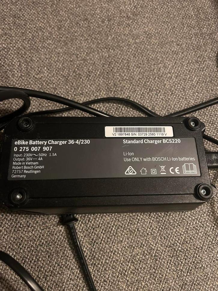 Bosch eBike Acculader 36-4/230, Fietsen en Brommers, Fietsaccessoires | Fietsaccu's, Gebruikt, Ophalen