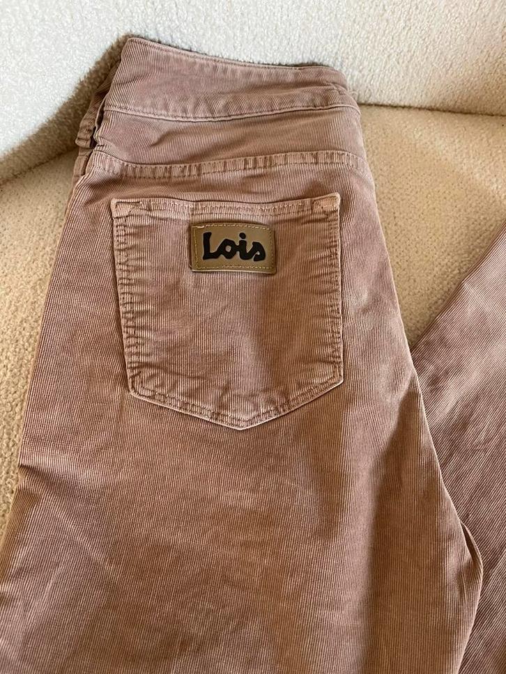 LOIS Flared jeans fijne rib jeans in nude/oud roze mt27/32, Kleding | Dames, Spijkerbroeken en Jeans, Gedragen, W27 (confectie 34) of kleiner
