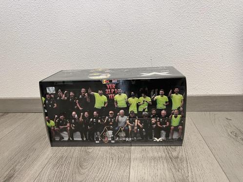 Max Verstappen editie 66 1e plaats GP Austria en Styria 2021, Hobby en Vrije tijd, Modelauto's | 1:18, Zo goed als nieuw, Auto