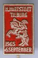 H.Hartstoet Tilburg 1965 6 Sept. zilverkl speldje ( H_164 ), Verzamelen, Speldjes, Pins en Buttons, Speldje of Pin, Stad of Land