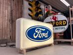 Ford lichtreclame (lichtbak) werkende staat. Logo in reliëf, Verzamelen, Merken en Reclamevoorwerpen, Ophalen, Gebruikt, Lichtbak of (neon) lamp