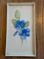 Ingelijste tekenjng van twee blauwe viooltjes, Ophalen of Verzenden, Zo goed als nieuw, Minder dan 50 cm, Schilderij