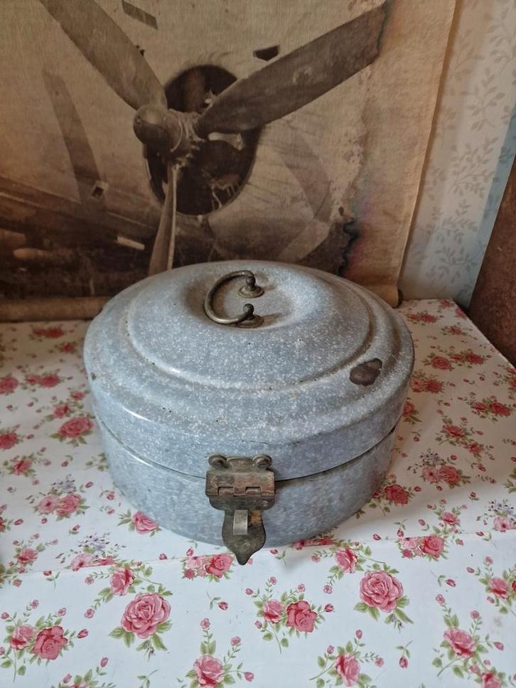 Grijs gewolkte ronde emaille taarttrommel, Antiek en Kunst, Antiek | Emaille, Ophalen of Verzenden