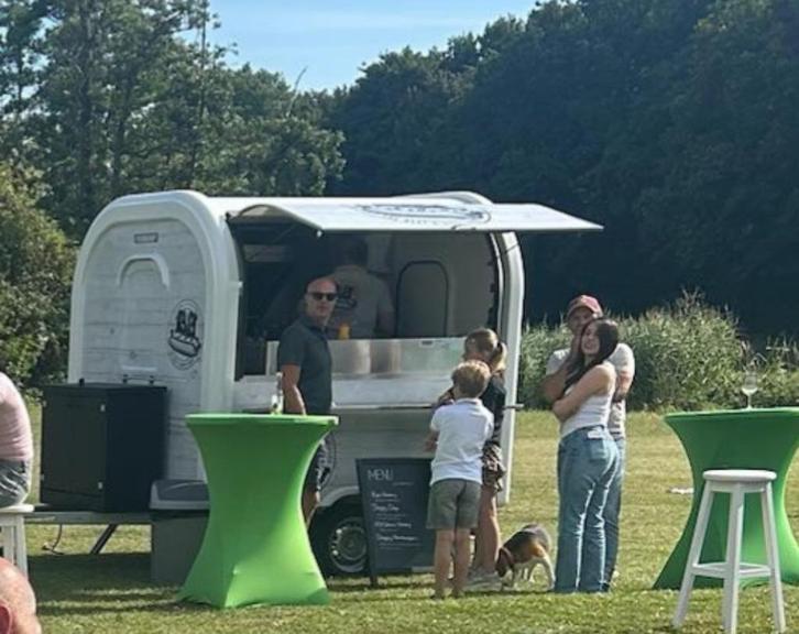 Foodtrailer bedrijf, Diversen, Overige Diversen, Zo goed als nieuw, Ophalen