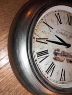 Mooie grote klok zilverkleurige brocante, Huis en Inrichting, Woonaccessoires | Klokken, Wandklok, ., Ophalen of Verzenden, Zo goed als nieuw