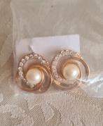 Oorbellen parel strass goudkleur  nieuw, Overige materialen, Nieuw, Ophalen of Verzenden, Knopjes of Stekers