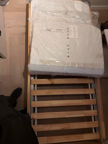 IKEA Bed 90x200 + Lattenbodem + Nieuwe Topper - afbeelding 4