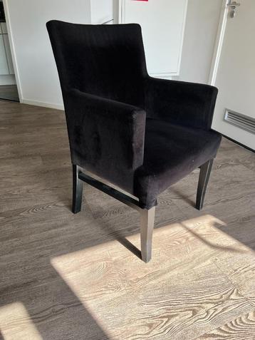 Zwarte fluwelen stoelen (36x) beschikbaar voor biedingen