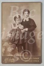 Kabinetfoto moeder met dochtertje, jas bont hoed 1890's, Gebruikt, Verzenden, Foto, Voor 1940