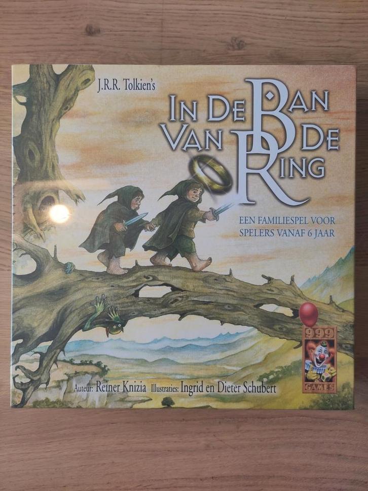 In de Ban van de Ring Familiespel - Nieuw in Folie!, Hobby en Vrije tijd, Gezelschapsspellen | Bordspellen, Nieuw, Drie of vier spelers
