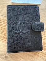 Chanel paspoort houder, Ophalen of Verzenden, Zo goed als nieuw