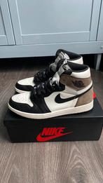 Jordan 1 Mocha, maat 43, Kleding | Heren, Schoenen, Bruin, Nieuw, Ophalen of Verzenden, Sneakers of Gympen