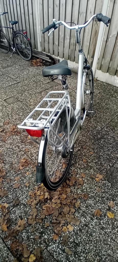 Stella  - Zilver damesfiets, Fietsen en Brommers, Elektrische fietsen, Gebruikt, Overige merken, 51 tot 55 cm, 30 tot 50 km per accu