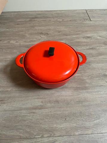 Oranje Gietijzeren Braadpan beschikbaar voor biedingen