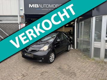 Toyota Aygo 1.0-12V Sport/ 5 Deurs/ 1Jr APK/NAP/Airco/Sport/ beschikbaar voor biedingen