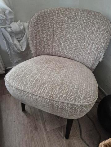 Stoel met kleine beschadiging beschikbaar voor biedingen