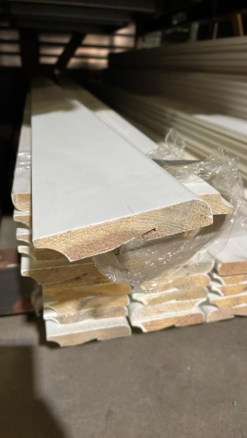 Plinten afgelakt in wit, Doe-het-zelf en Verbouw, Plinten en Afwerking, Nieuw, Plinten, Mdf, 200 tot 250 cm, Ophalen