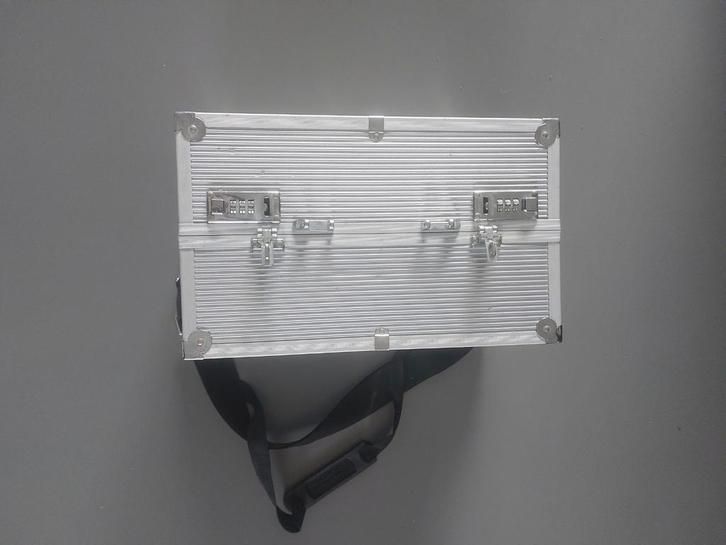 Beauty Case / Gereedschapskist met Cijferslot, Doe-het-zelf en Verbouw, Gereedschapskisten, Zo goed als nieuw, Ophalen of Verzenden