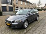 Volvo V50 2.4 140PK, youngtimer 2006 Grijs - APK dec 2026, Auto's, Stof, 700 kg, Origineel Nederlands, Grijs