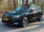 Volkswagen Tiguan 1.4 TSI Highline R lAutomaatlPanolTrekhaak, 1800 kg, Euro 6, 4 cilinders, Zwart
