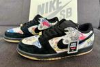 Nike "x Supreme SB Dunk Low ""Rammellzee"", Kleding | Heren, Nieuw, Ophalen of Verzenden, Sneakers of Gympen, Zwart