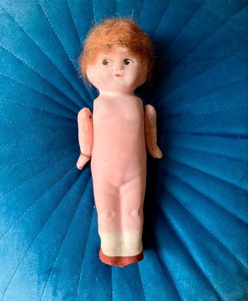 Lief oud googly eye popje, stijve armpjes en beentjes, Verzamelen, Poppen, Gebruikt, Pop, Ophalen of Verzenden
