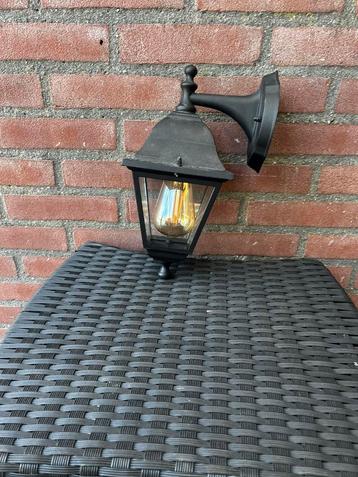 Muur lamp beschikbaar voor biedingen