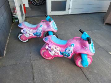 2 roze Paw Patrol loopmotoren beschikbaar voor biedingen