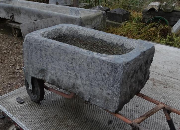 oude arduinen trog troggen drinkbak voederbak plantenbak, Antiek en Kunst, Curiosa en Brocante, Ophalen