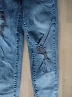 Blauwe ripped jeans, maat W28, Kleding | Dames, Spijkerbroeken en Jeans, Ophalen of Verzenden, W27 (confectie 34) of kleiner, Gedragen