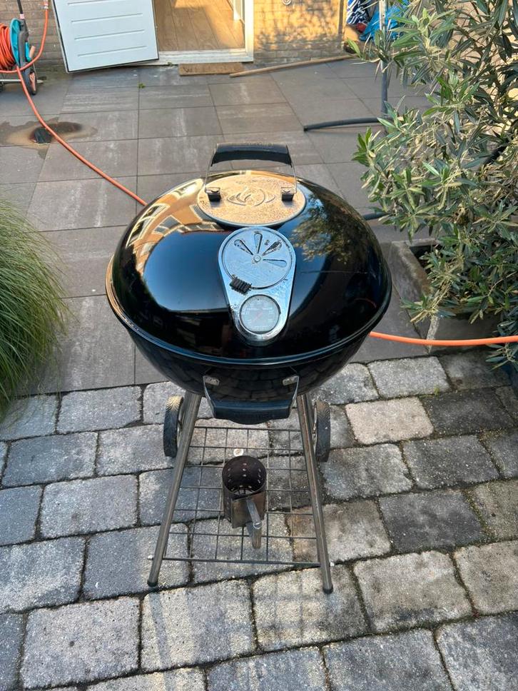 Napoleon houtskool BBQ! Met electrisch spit., Tuin en Terras, Houtskoolbarbecues, Gebruikt, Ophalen