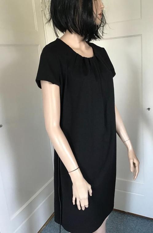 Little black dress, Kleding | Dames, Jurken, Zo goed als nieuw, Maat 38/40 (M), Zwart, Boven de knie, Ophalen of Verzenden