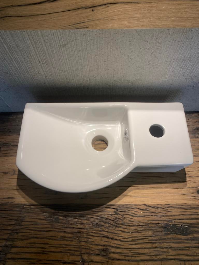 Fontein, wit & stijlvol, Ophalen of Verzenden, Zo goed als nieuw, Toilet