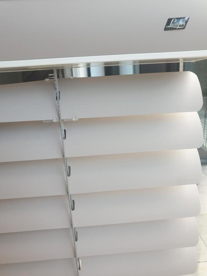 Luxaflex jaloezie 90,5cm breed Nieuw, Huis en Inrichting, Stoffering | Gordijnen en Lamellen, Nieuw, 150 tot 200 cm, 50 tot 100 cm