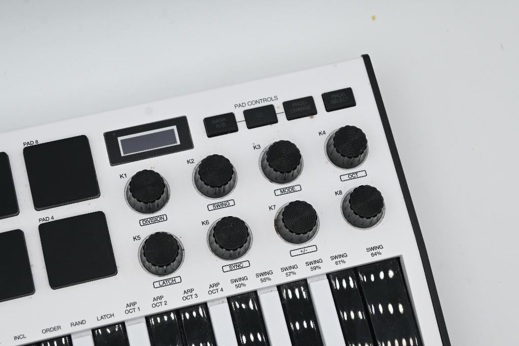 Akai MPK Mini, Muziek en Instrumenten, Midi-apparatuur, Ophalen of Verzenden, Zo goed als nieuw