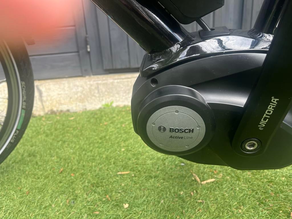 Victoria elektrische zwarte herenfiets, z.g.a.n. maat 58-60, 55 tot 59 cm, Ophalen, Gebruikt, 50 km per accu of meer