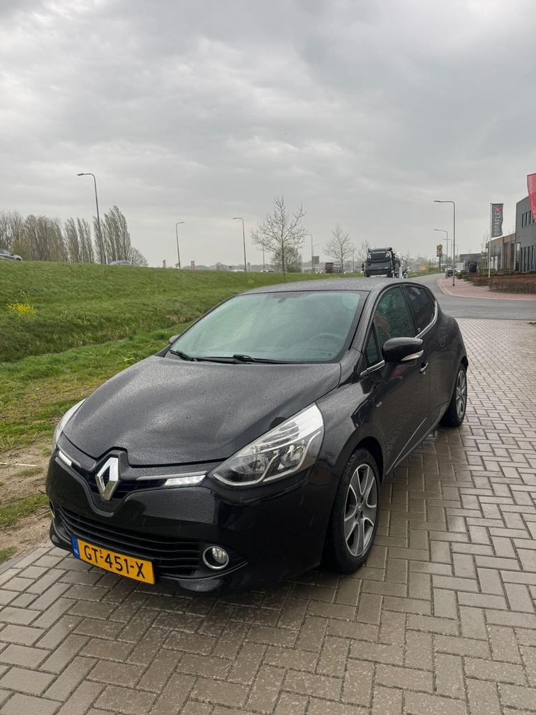 Renault Clio 1.5 DCI 66KW 5-DRS 2015 Zwart, Auto's, Renault, Voorwielaandrijving, 1046 kg, 4 cilinders, 96 €/maand