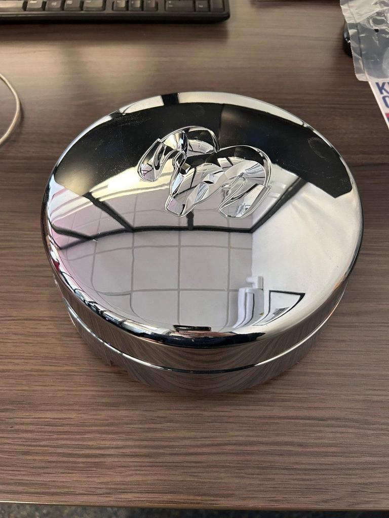 Dodge Ram 3500 center cap wieldop chrome - #52106877AA, -, -, Nieuw, Ophalen of Verzenden
