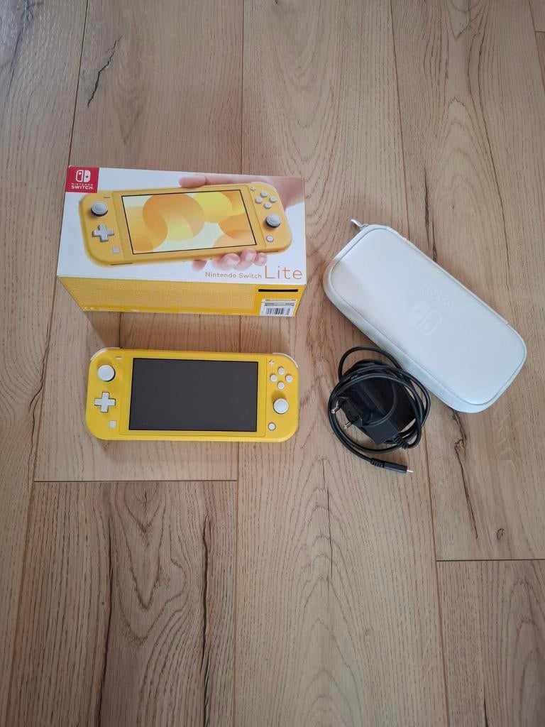 Nintendo Switch Lite geel inclusief beschermhoes & Lader, Ophalen of Verzenden, Geel, Zo goed als nieuw