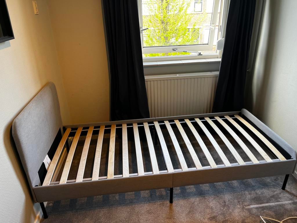 IKEA Eenpersoonsbed - Lichtgrijs .alle zijde lichtgrijs, Ophalen, Gebruikt, 90 cm, Eenpersoons