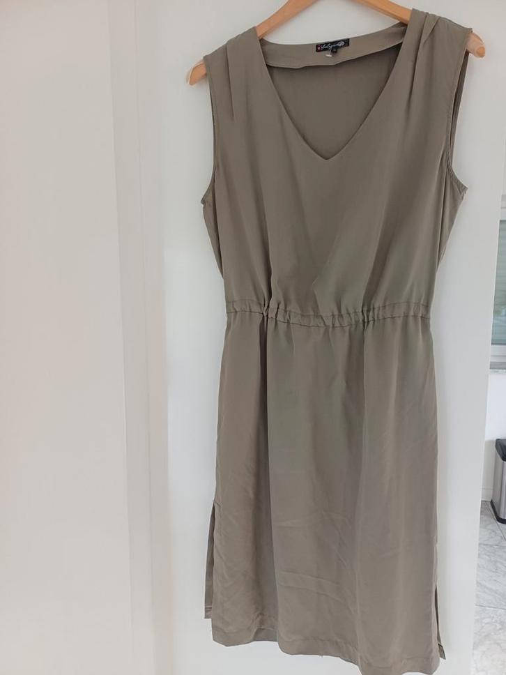 La Ligna jurk maat 38 nieuwstaat, Kleding | Dames, Jurken, Nieuw, Maat 38/40 (M), Beige, Knielengte, Ophalen of Verzenden