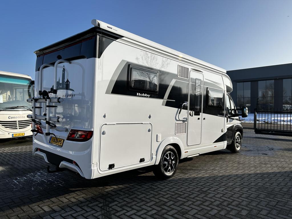 Hobby Optima De Luxe 65FL Fransbed/Automaat/2020/Level/160pk, Caravans en Kamperen, Campers, Automaat, Fiat, Hobby, Bedrijf