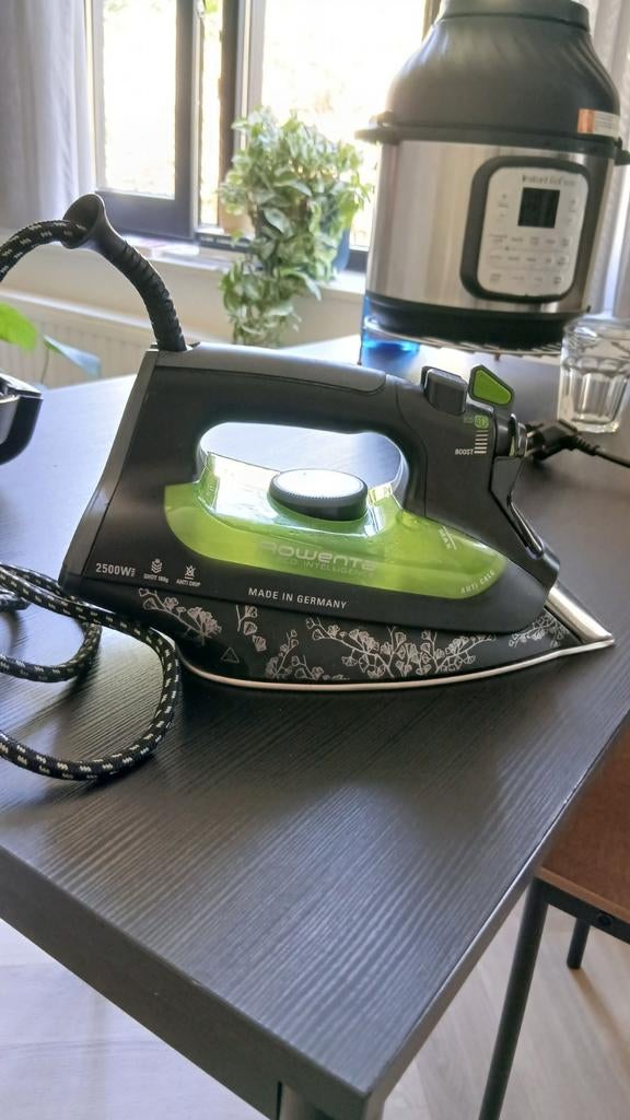 Rowenta Strijkijzer 2500W - DW6330D1 Eco Intelligence, Ophalen, Zo goed als nieuw, Strijkijzer met snoer