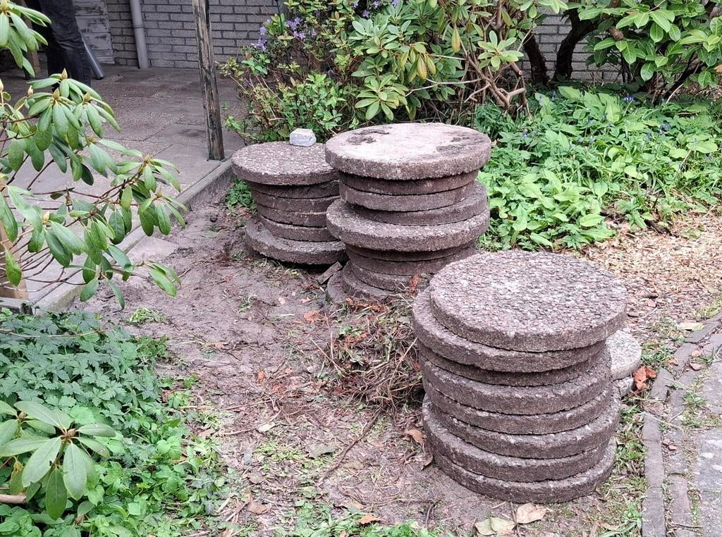 Gratis ronde grindtegels tuintegels, Ophalen, Steen, Gebruikt, Minder dan 30 cm