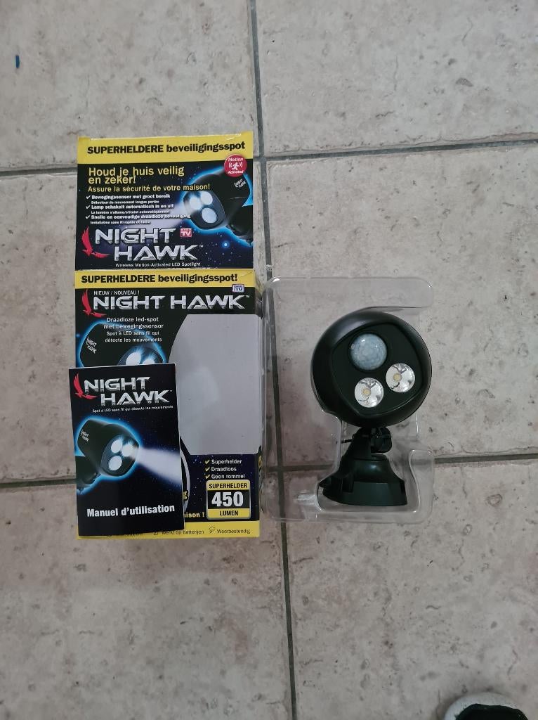 Nieuwe sensorlamp LED Nighthawk op batterijen, Tuin en Terras, Kunststof, Minder dan 50 watt, Wandlamp, Ophalen of Verzenden